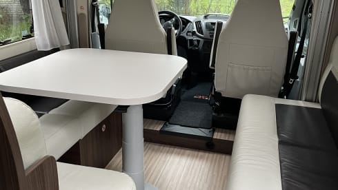 Sanssouci – 4p Benimar semi-integrated from 2018