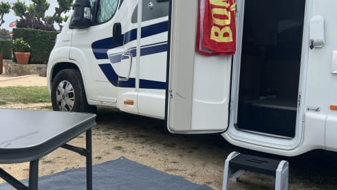 Blue – 4 berth Fiat semi-integrated from 2019