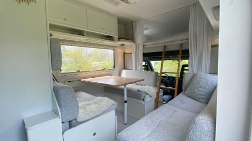 FrisWit – Spacious, bright, comfortable and renovated 6p alcove