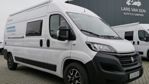 Chausson3, 2 sleeping- 4 seats.