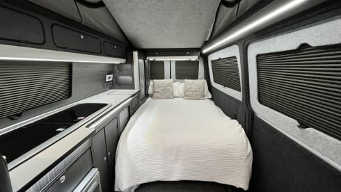 The Onyx – 4 Berth, 5 Seater, VW T6 Highline Campervan