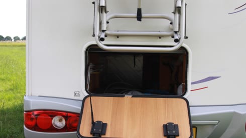 Flash 02 – Compact motorhome of 560 length with air conditioning Flash 02