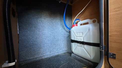 The Duke – Orange Volkswagen T5 2 berth campervan