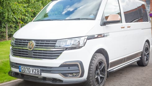 Harriette – 4 berth Volkswagen CamperKing Montecarlo 2021