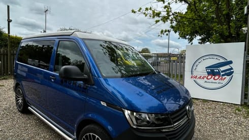 YR72XCE NOMAD –  4 Berth Nomad Camper Romford -Romford