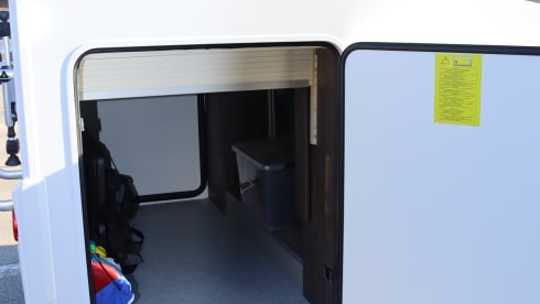 Lokatena – New Benimar Bel Air, semi-integrated with 5 seats and 5 beds