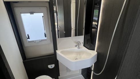 Loft On Wheels 2.0 – Brand new automatic camper 5 people