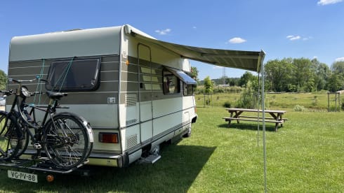 Lucky 88 – Panaromic view, spatious Hymer fully equiped