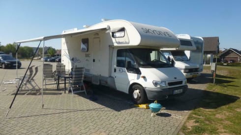 Skydive  – 6 person Ford Rimor motorhome