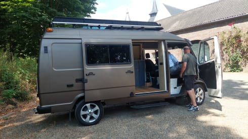 Jacobus – 2p Mercedes camperbus off-grid