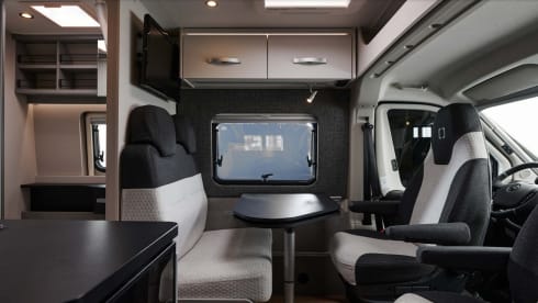 4p Dethleffs bus from 2024