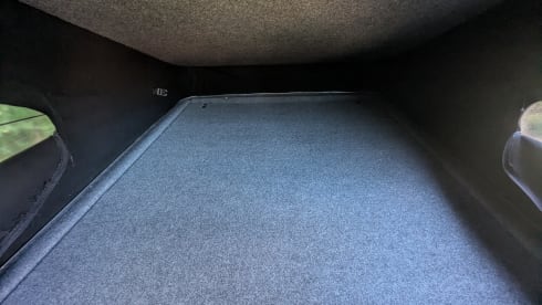 Colin – VW campervan, pop-top 4 berth