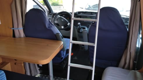 Overcab motorhome