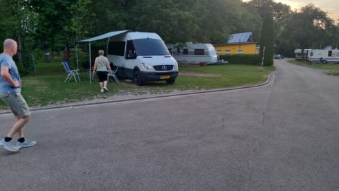 2p Mercedes-Benz bus from 2008