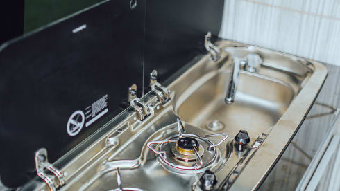 Grey – Volkswagen Camper mit 4 Schlafplätzen Brandneuer Umbau