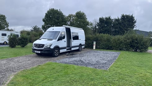 Callie – 5 berth Mercedes-Benz campervan from 2014