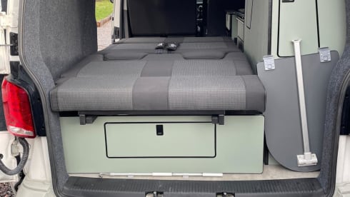 Ernie – 4 berth Volkswagen Campervan - Ernie