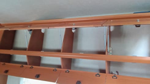 283 – SEA OR MOUNTAIN..LAKE OR CITY OF ART?