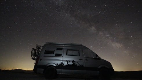 Donna – Adventurous 2p (+2 in tent) Volkswagen bus from 2015