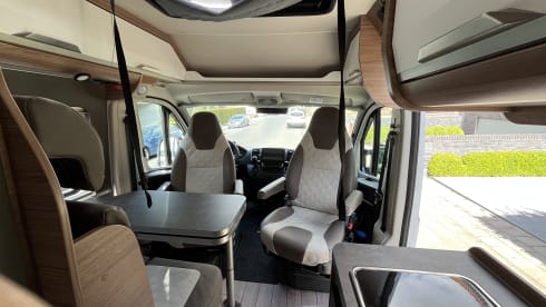 Campervan met pop up daktent – 4p Fiat bus uit 2026