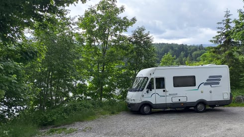 B544 – 6-seater Hymer integrated from 1999