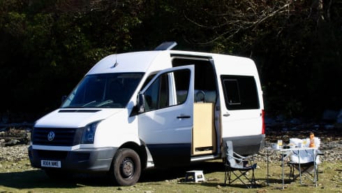 NEMO – 3 berth Volkswagen Crafter Camper with King Size Bed