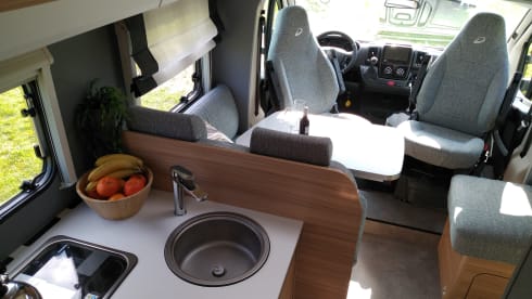 Just-Us – Luxury Dethleffs T6812 Just 90