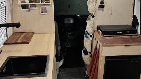 PatHFinder, the Off-Grid Volkswagen Crafter camper from Rotterdam