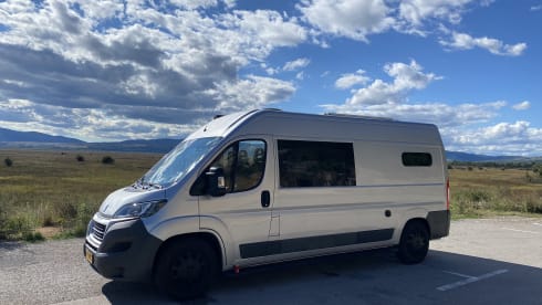 Dikke bus (BABYPROOF) – Custom Made Campervan from 2022