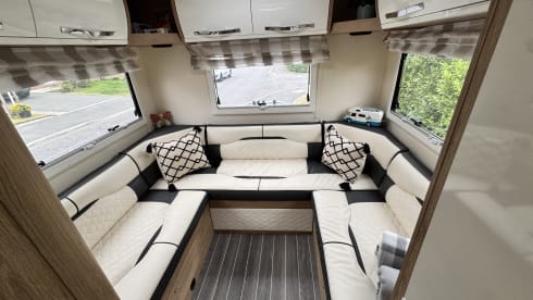 Kaz the Family Motorhome – Adventure-Ready 6 Berth Roller Team Motorhome – Family Comfort on Wheels