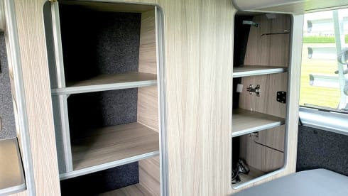 Phoenix – Long wheel base VW Campervan with Solar!