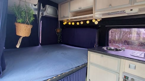 Compact but very complete camper bus 2 persons