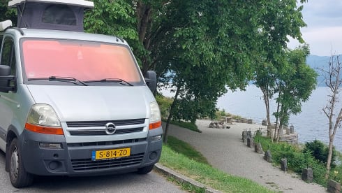 Fine self-build Opel Movano bus