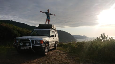 Disco II – Land Rover Discovery met rooftop tent uit 2002