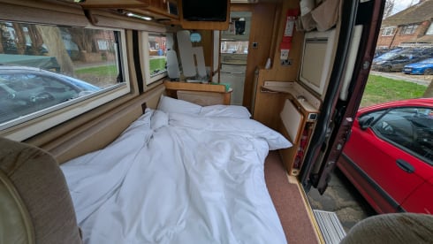 The master – 2 berth IH Oregon Renault master