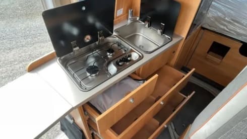 2p Pössl bus uit 2024