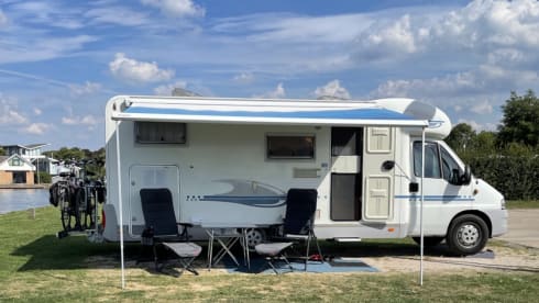 Beautiful spacious Adria Coral 660 SL