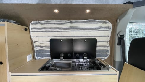 Mammoet – 4p Volkswagen campervan uit 2014