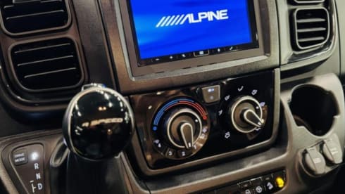 LAIKA – Camper van 9-speed automatic from 2022 - 2 pers.