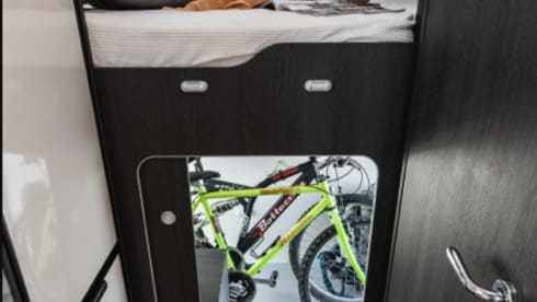 Modern 21 Reg Rollerteam Zefiro 665 4 Berth Luxury Motorhome