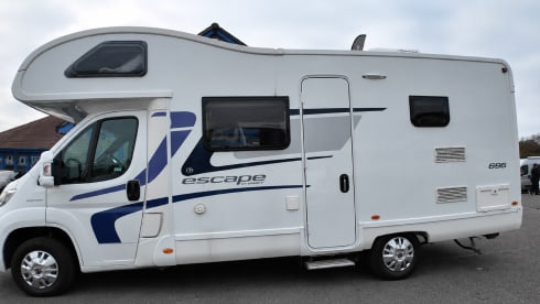 6 berth Swift alcove from 2017