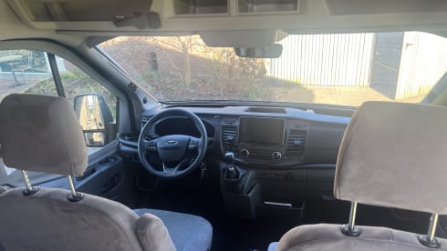 Luxury 6p Mercedes-Benz camper