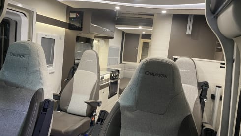 4p Chausson 711 semi-integrated from 2019