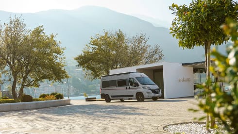 Milano – NEW (year 2023) DETHLEFFS GLOBETRAIL 640EB BUS CAMPER 