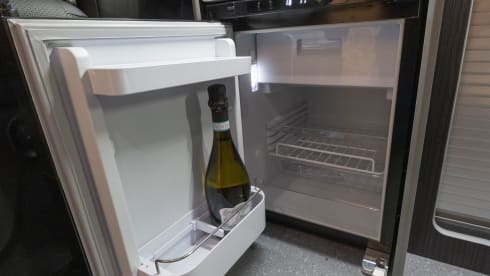 Hulduheim – 4 berth Camper with heating, pop top, awning and wifi
