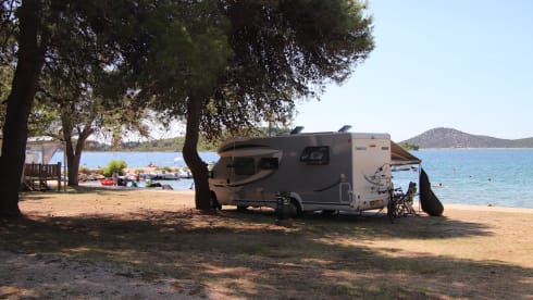 Luxury double queen bed camper Chausson – Fully furnished 