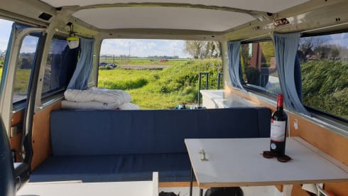 Mr. Blue Sky  – Retro VW T3 bus camper