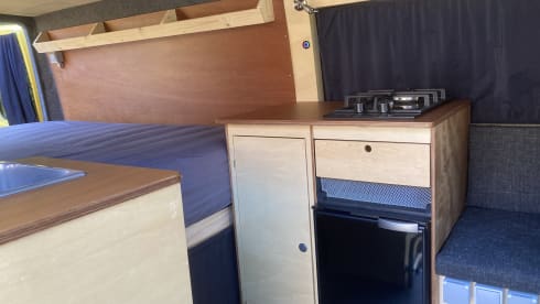 Sunshine – Kingsize bed camper van, recently installed