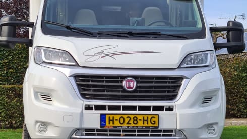 Beautiful 2 to 5 person MC Louis Sovereign 60G motorhome