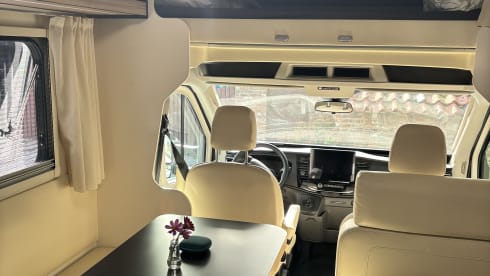Familie camper – 6p Ford alcove uit 2026